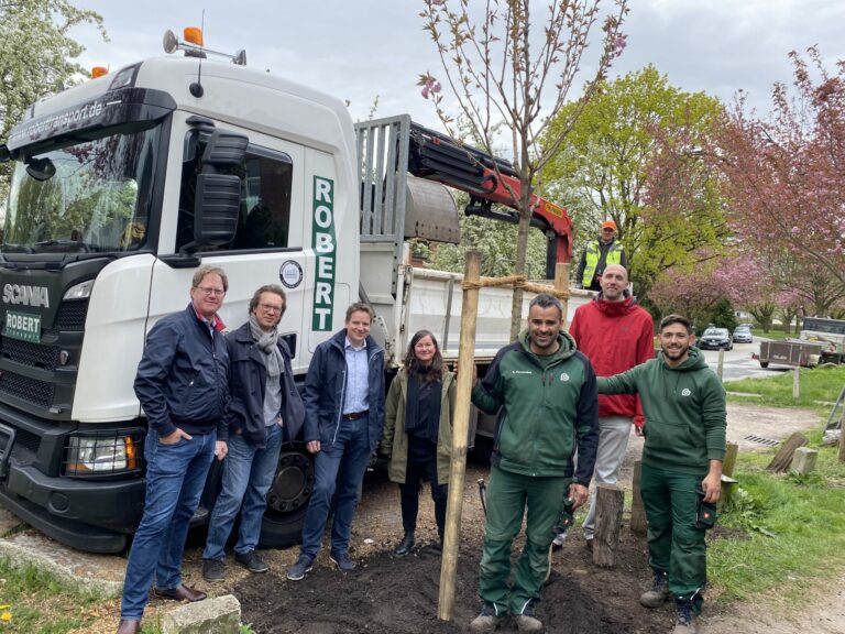 Tree planting at OI Hamburg